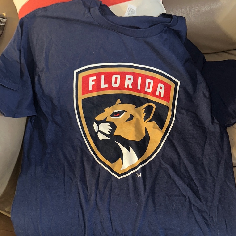 Florida Panthers men's med Navy Blue T-Shirt